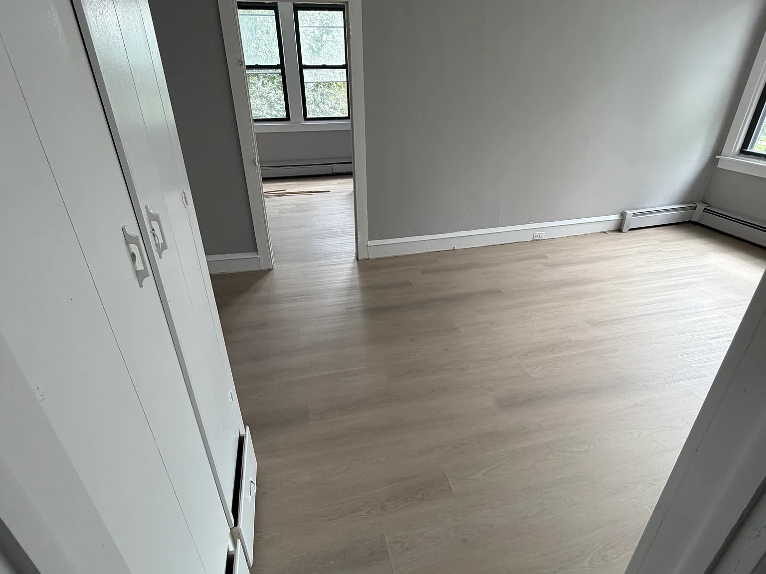 3 bed, 1200 sqft, $2,050 — Photo 4