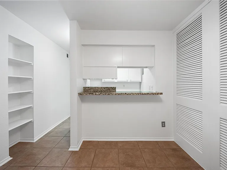3131 Cummins St #3 — Photo 10