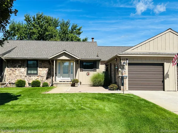11987 Shenandoah Dr #3, South Lyon, MI 48178