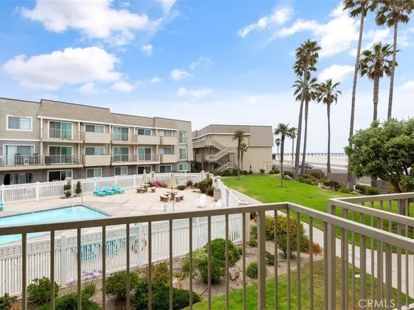 289 E Surfside Dr, Port Hueneme, CA 93041