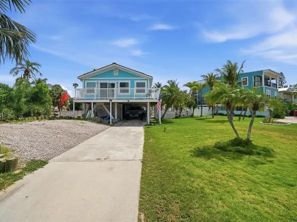15823 Redington Dr, Redington Beach, FL 33708