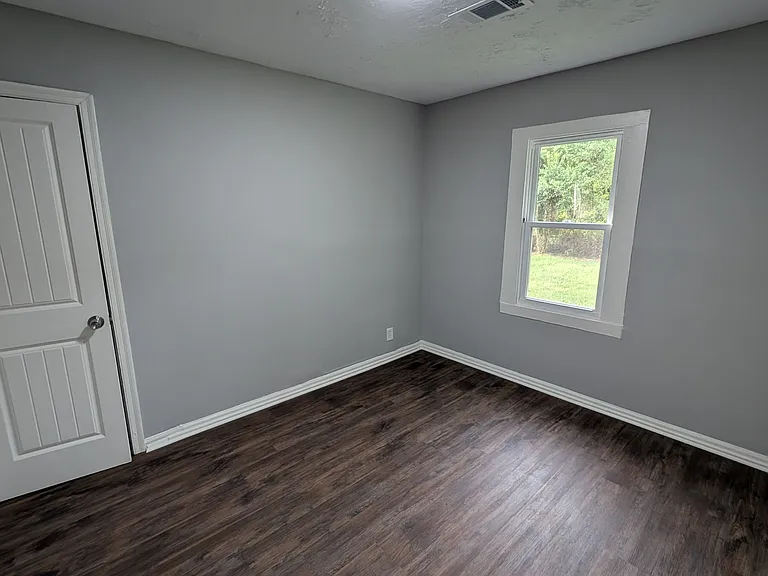 1022 Beck St — Photo 9