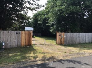765 Island Cir SE, Ocean Shores, WA 98569