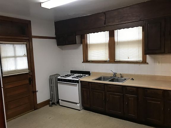 3rd image of 8106 S Eberhart Ave APT 3N