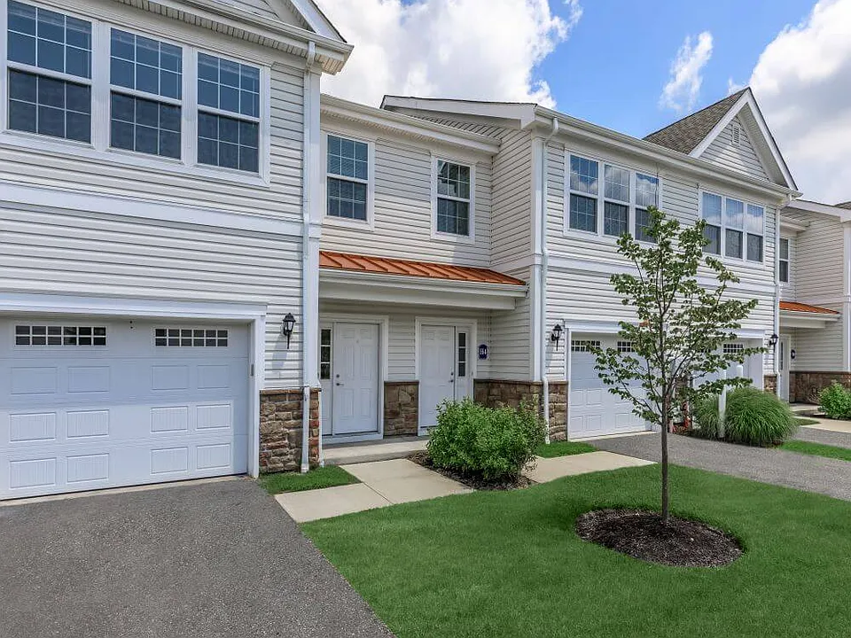 Glen Eyre Apartments