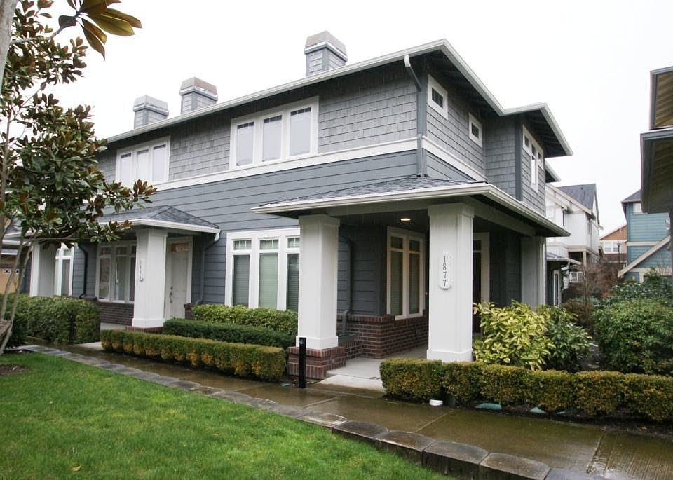 Front of the town-home