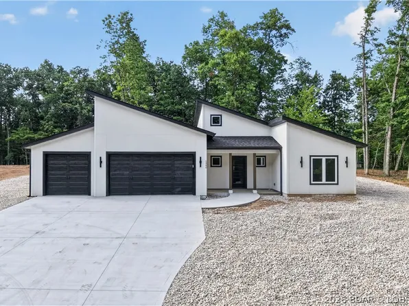 1340 Champion Dr, Sunrise Beach, MO 65079