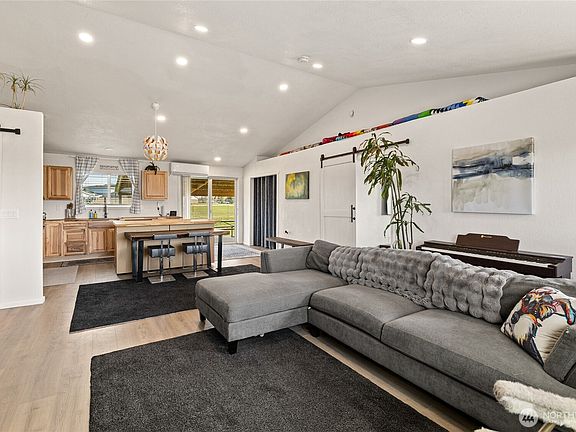 4th image of 108 Memphis Road