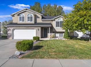1649 N 2400 W, Clinton, UT 84015