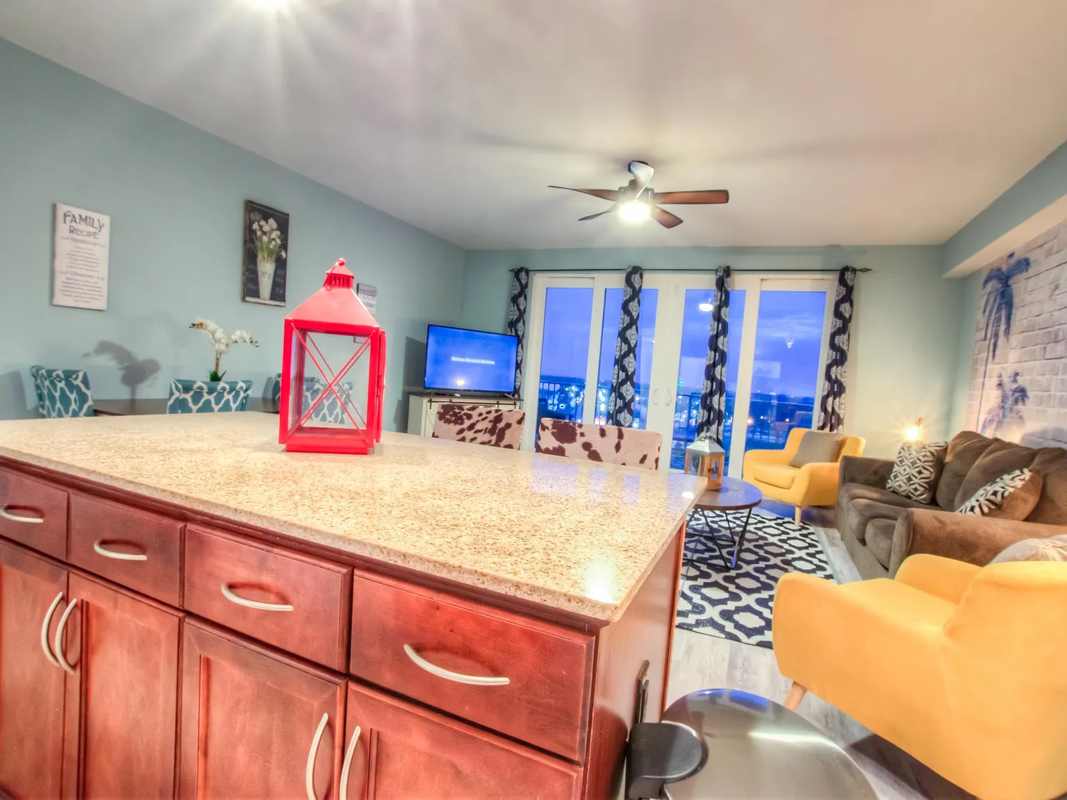 1 bed, 1041 sqft, $2,200 — Photo 2