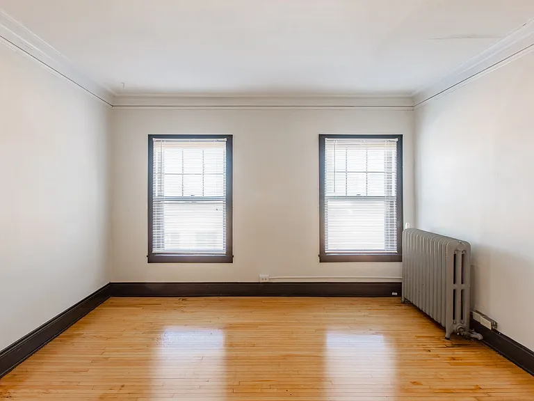 1325 West 27th St — Photo 17