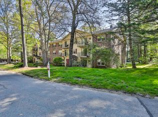 4 Autumn Leaf Dr APT 2, Nashua, NH 03060