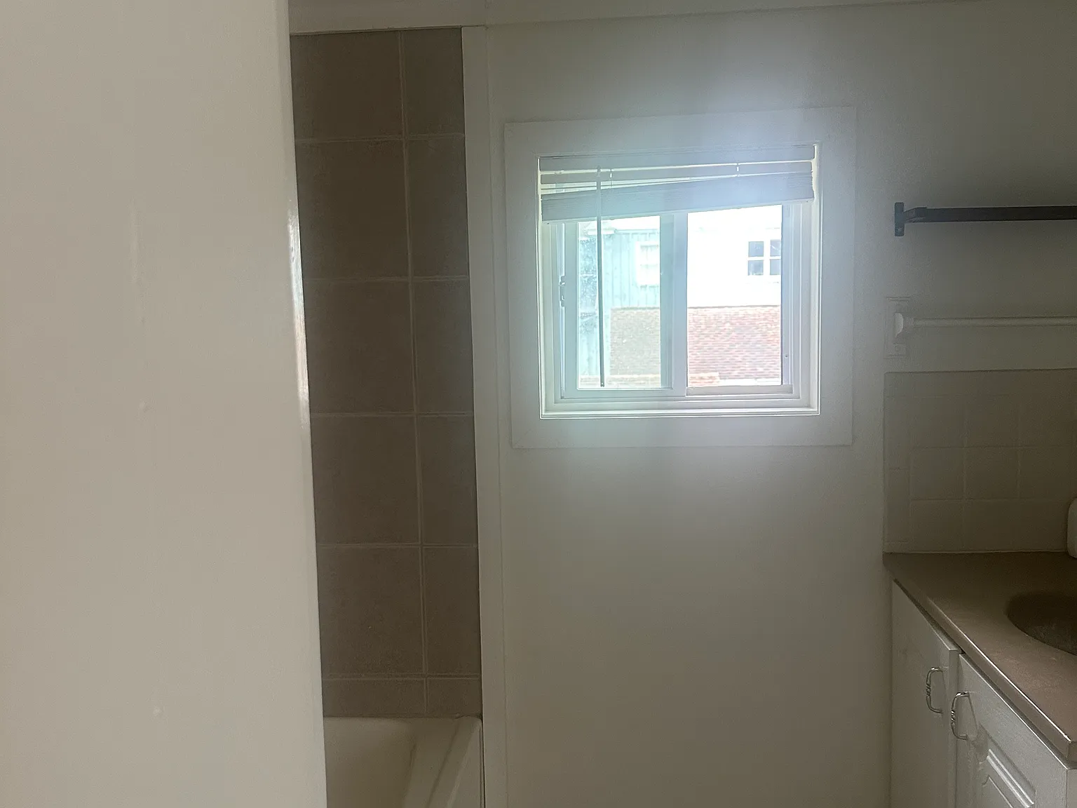 2 bed, 1000 sqft, $1,450 — Photo 4