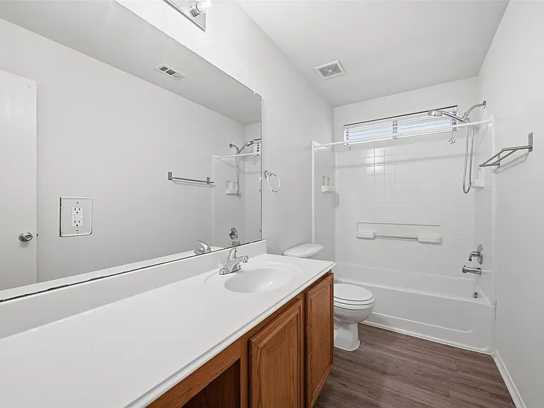 518 Niagara Falls Dr — Photo 12