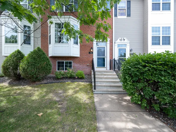710 Village Pkwy, Circle Pines, MN 55014