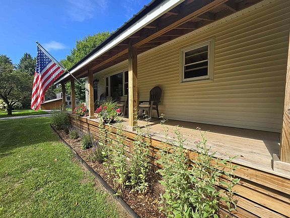 4th image of 1802 Darling Hill Road