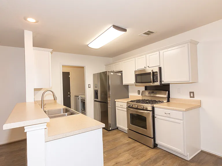 913 Coronation Way — Photo 17
