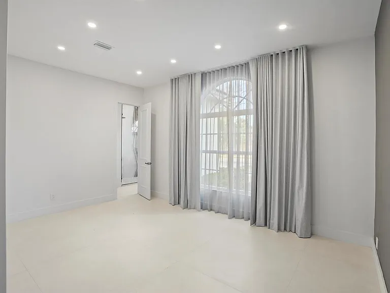 3201 E Stonebrook Cir — Photo 27
