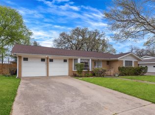 6613 Gary Ln, Fort Worth, TX 76112