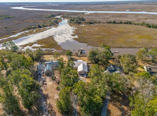 1448 Horseshoe Cove Rd, Waverly, GA 31565