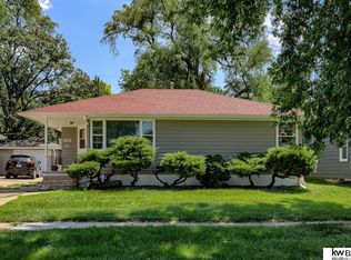 6635 Bedford Ave, Omaha, NE 68104