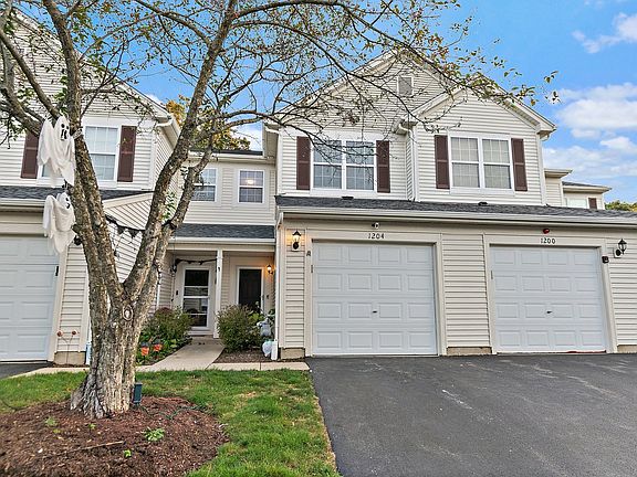 2nd image of 1204 Brookdale Dr Unit 1204