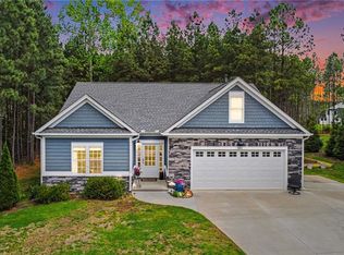 820 Sunset Pointe Dr, Salisbury, NC 28146