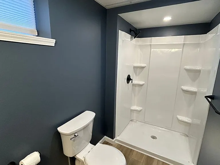 506 Crescent Boulevard Ext — Photo 47