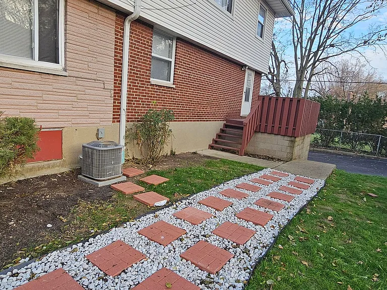 Maples Townhomes — Photo 32