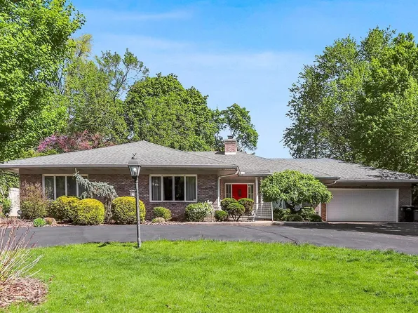 1443 E Washington St, South Bend, IN 46617