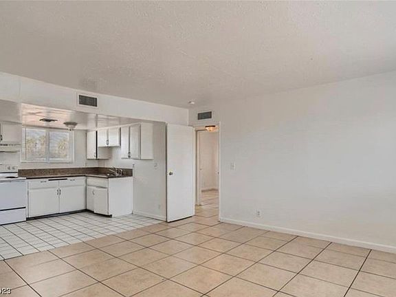 2nd image of 918 N 1st St APT B