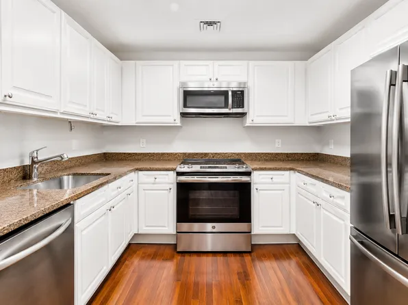 1505 Chestnut St, Philadelphia, PA 19102
