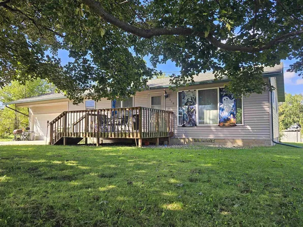 416 7th St E, Cresco, IA 52136