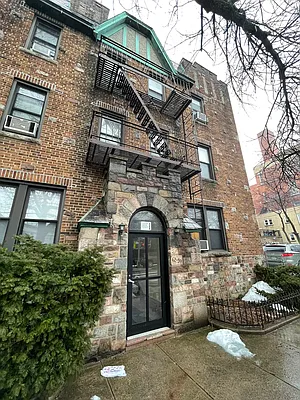 Rented by Pear NYC LLC | media 29