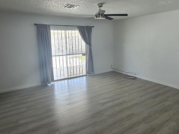 4th image of 1851 Glen Campbell Dr
