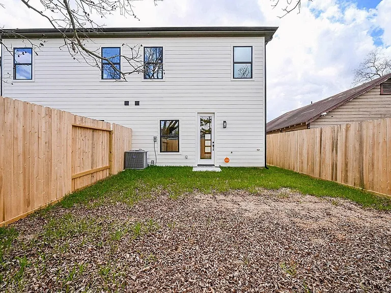 3839 Noah St #B — Photo 19