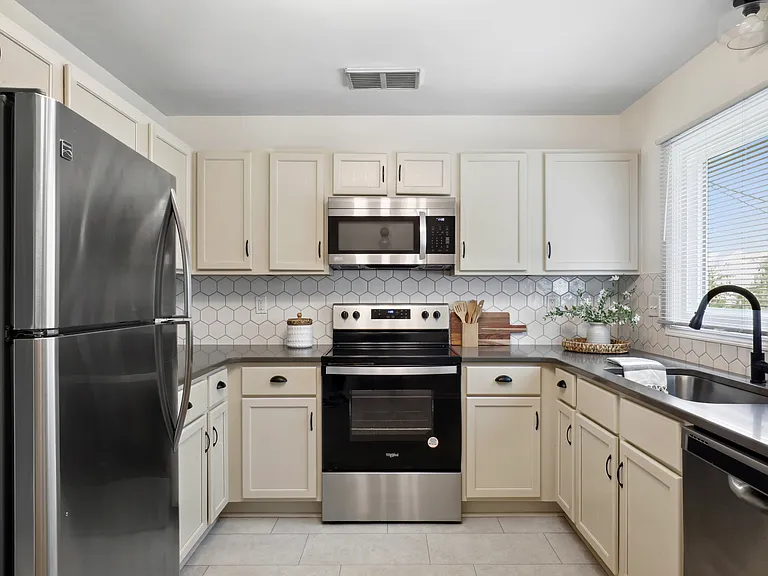 1218 Sunset Dr — Photo 19