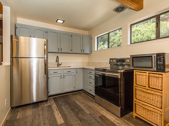 4th image of 276 Park Ln