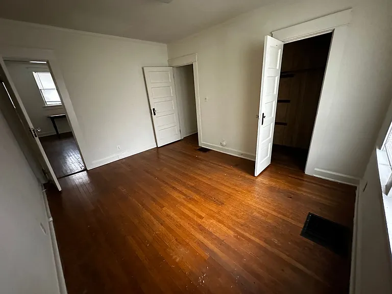 514 S Washington St — Photo 5