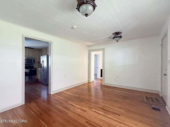 4th image of 4008 Sam Cooper Ln