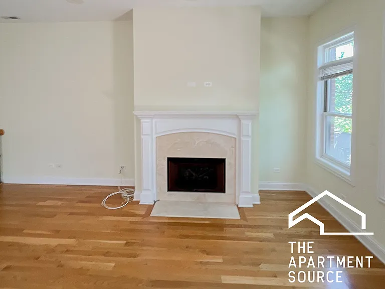 2324 N Greenview Ave #3 — Photo 6