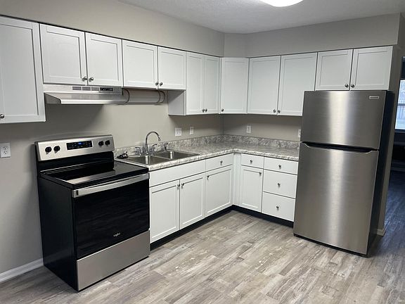 3rd image of 1245 Sequoia Ct #F