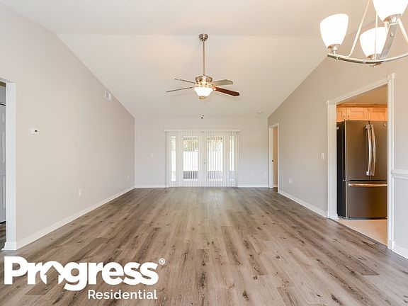 4th image of 1425 Thistledown Dr