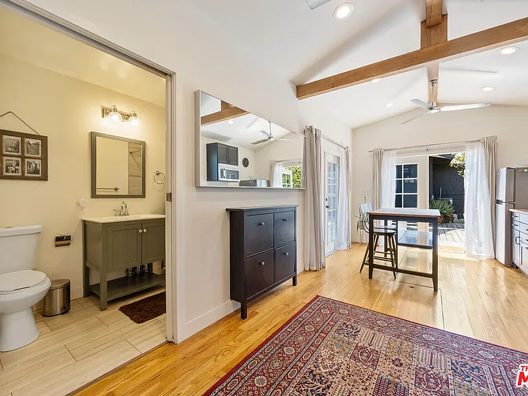 1837 N Middleton Pl — Photo 22