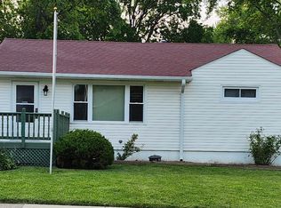 2440 Chinook Rd, Waukegan, IL 60087