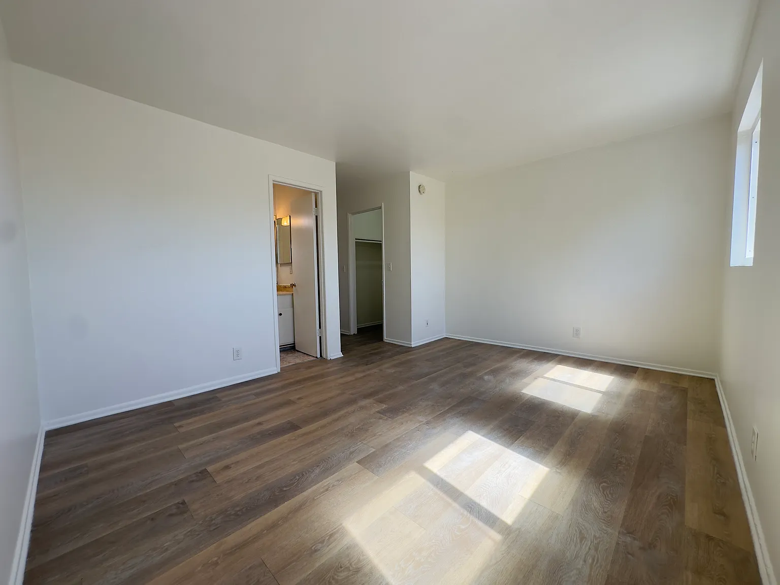 2 bed, $3,800 — Photo 3