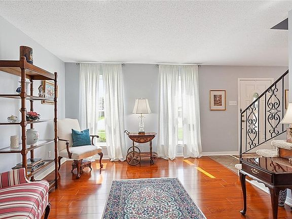 2nd image of 3744 Virginia Dr