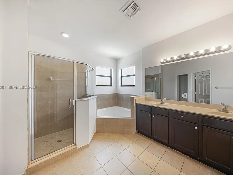 11731 SW 234th St — Photo 48