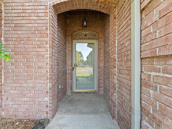 2nd image of 2840 Stone Wood Dr