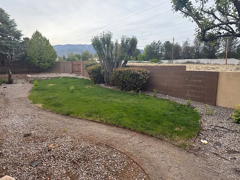 10133 Irbid Rd NE — Photo 20